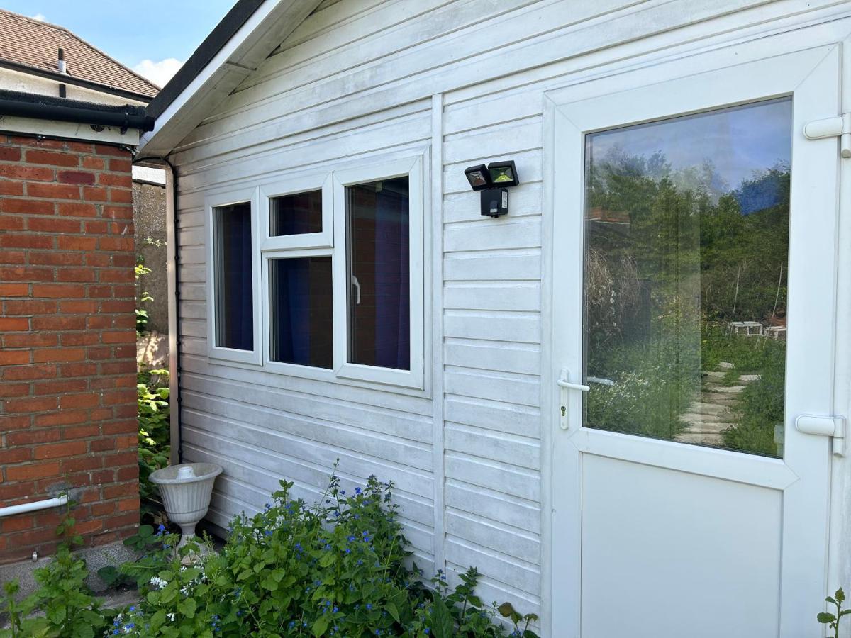 Mini Cabin In Zone 2
